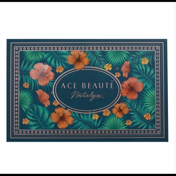 Nostalgia Palette - Picture 2 of 3